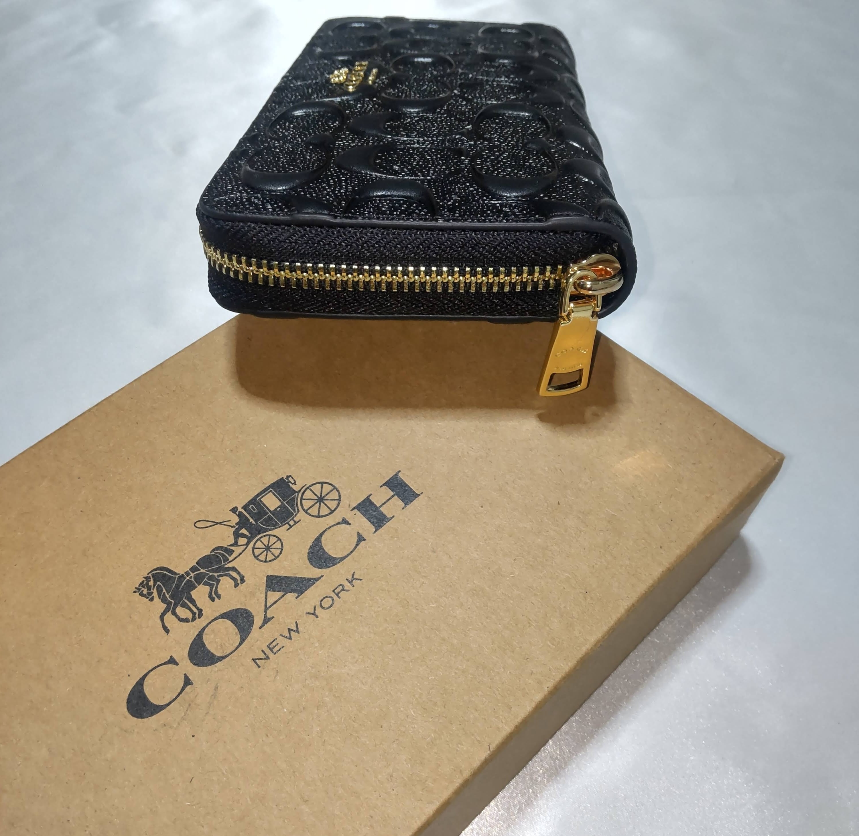COACHコーチ 長財布 ラウンドファスナー シグネチャーエンボス