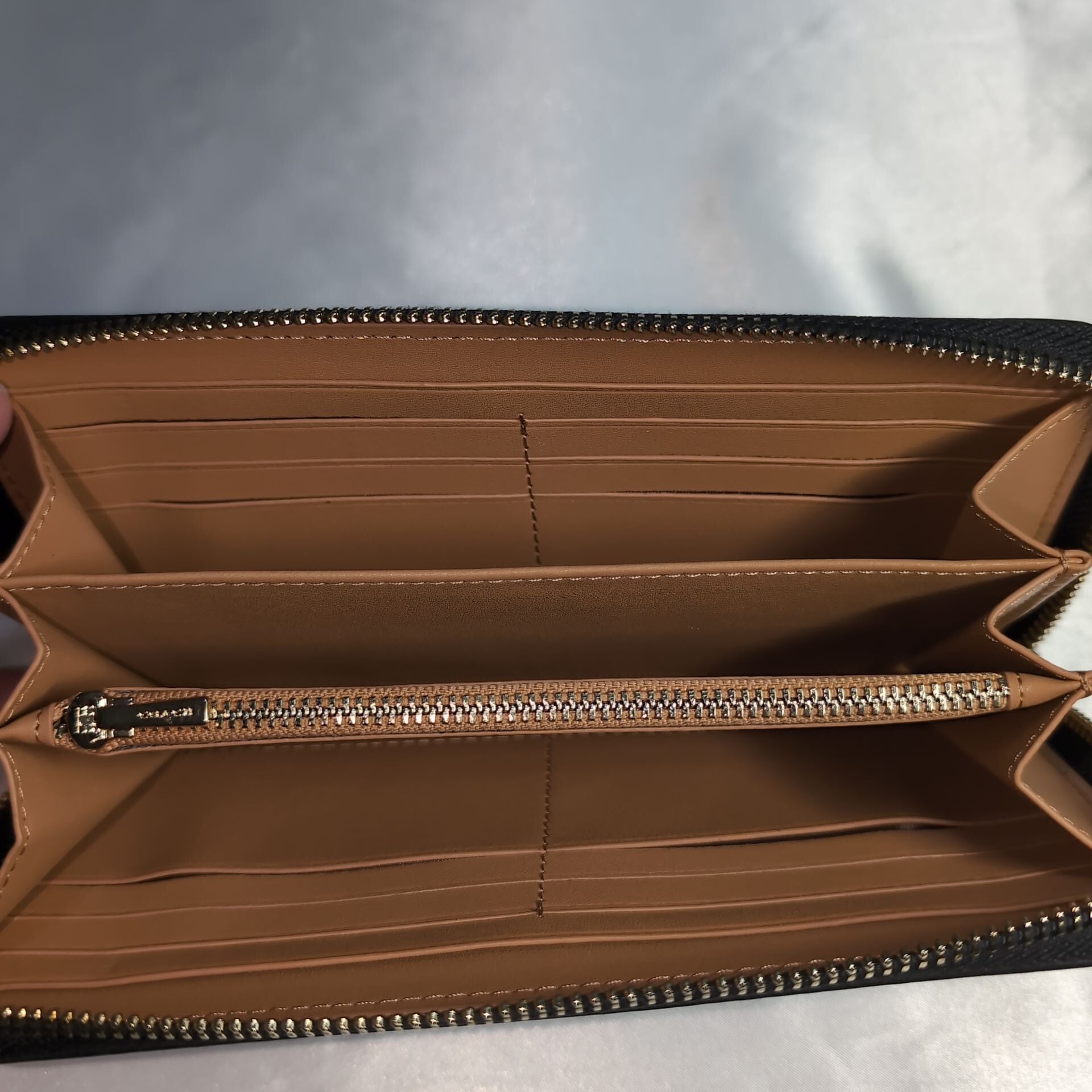 COACHコーチ ラウンドファスナー長財布 シグネチャー ブラック