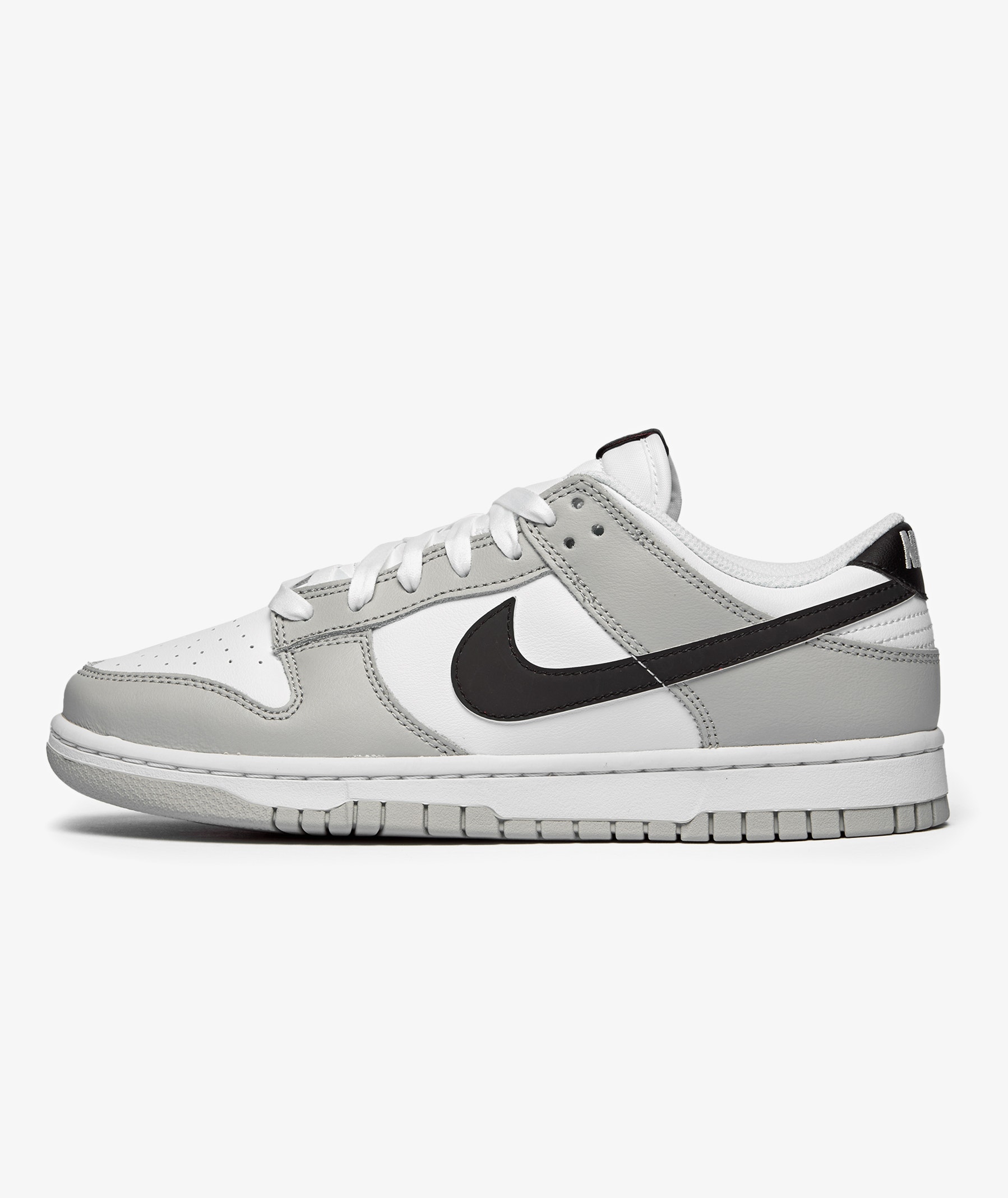 DR9654-001_sivasdescalzo-Nike-