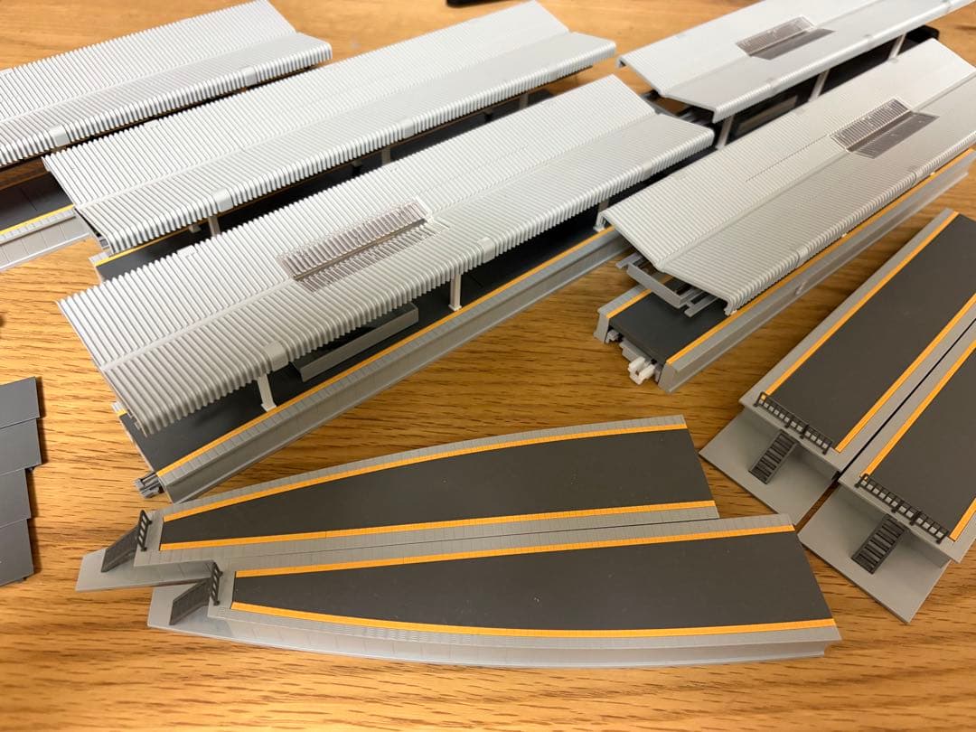 KATO 近郊形ホームDX 計9点 近郊形ホームDX 島式セット (鉄道模型) - ホビーサーチ 鉄道模型 N